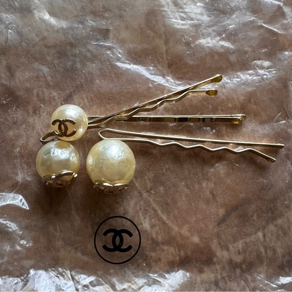 Chanel Faux Pearl hair pins